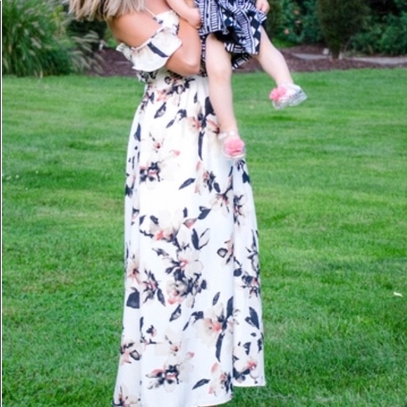 Off shoulder ivory floral maxi - Picture 1 of 5